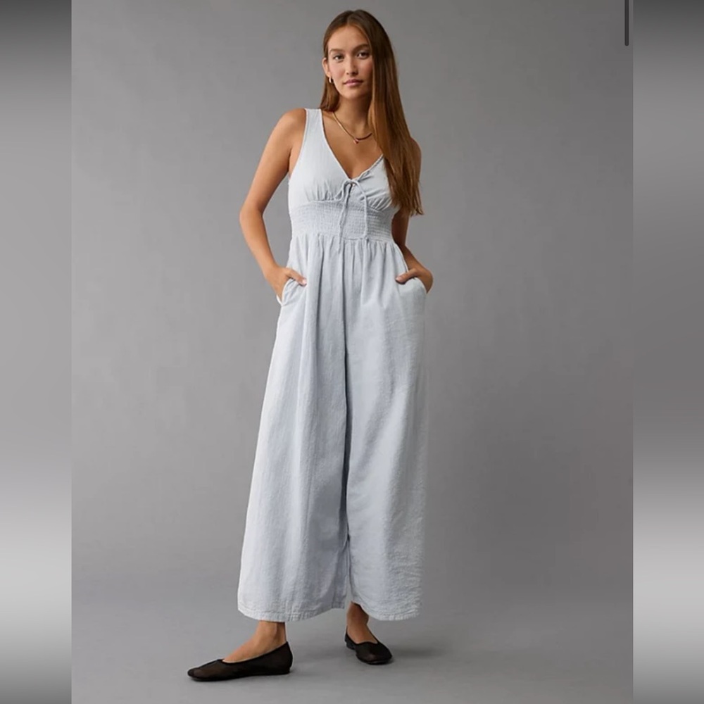 American Eagle Light blue comfy V-Neck Jumpsuit with pockets